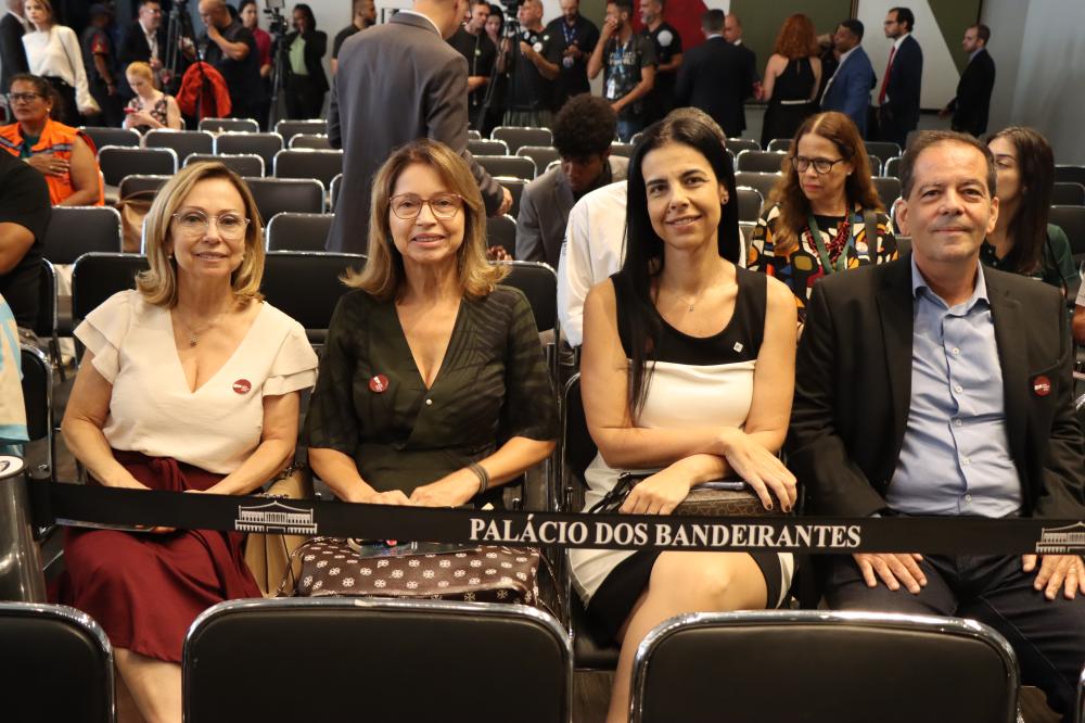 Imagem: Marta Teixeira Duarte, Ana Ávila, Gabriela Ramos Hurtado (Coordenadora Executiva do Instituto de Estudos Avançados do Mar - Unesp), e Newton La Scala Junior, professor da Faculdade de Ciências Agrárias e Veterinárias da Unesp.